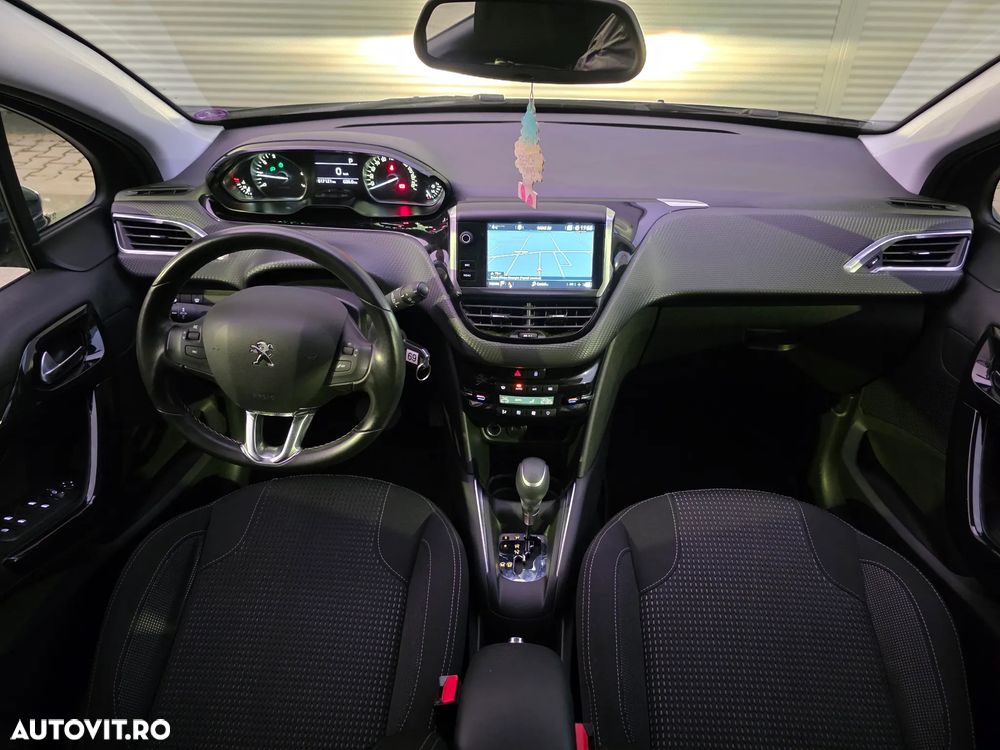 Peugeot 208 1.2 L PureTech Turbo Allure Aut. - 6