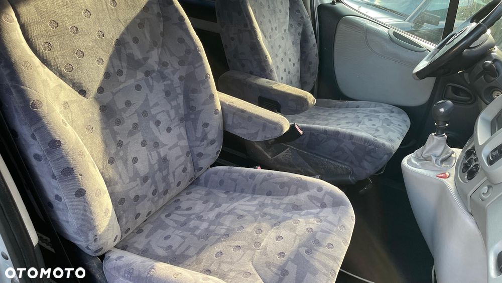 Opel Vivaro 2.5 CDTI L2H1 - 12