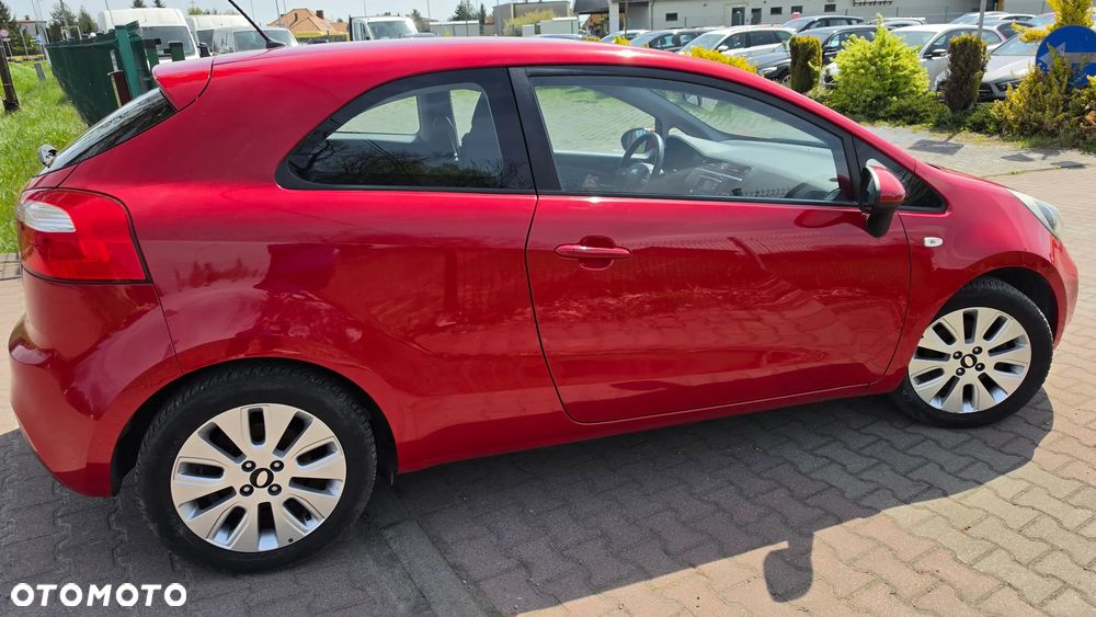 Kia Rio 1.2 Dream Team Edition - 13