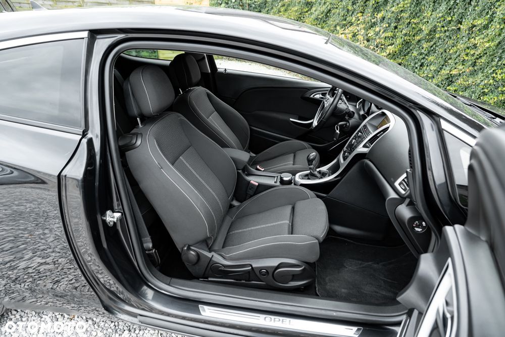 Opel Astra IV GTC 1.6 T Sport - 30