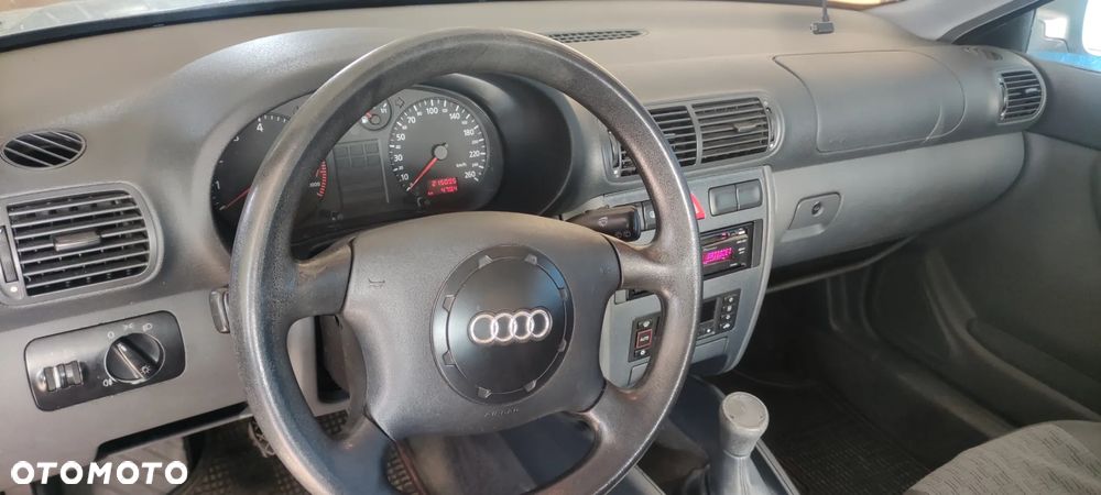 Audi A3 3-drzwiowe 1.6 Ambiente - 9