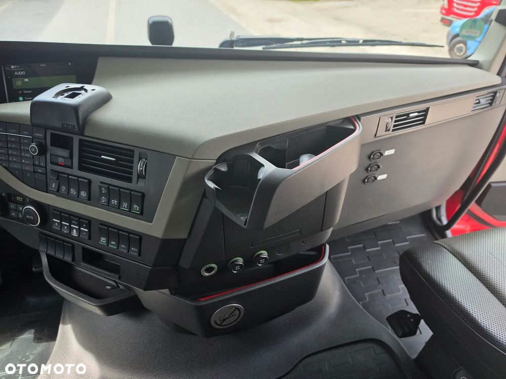 Volvo FH 460 / STANDARD / XXL / i SAVE / EURO 6/ GLOBETROTTER/ / AUTOMAT/SERVIS /2019/ KAMERA/ SKÓRY /PERFEKCYJNY STAN / ZABUDOWY  MIĘDZYOSIOWE/ - 31
