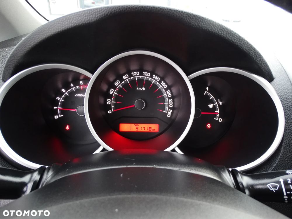 Kia Venga 1.4 CRDi 90 Business Line - 35