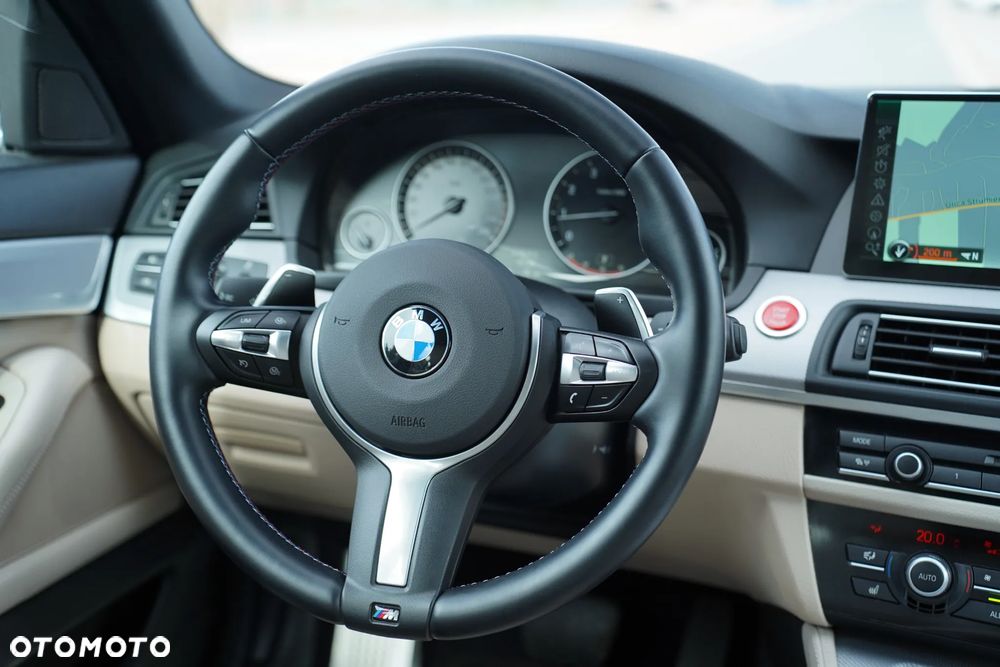 BMW Seria 5 528i Sport-Aut - 28
