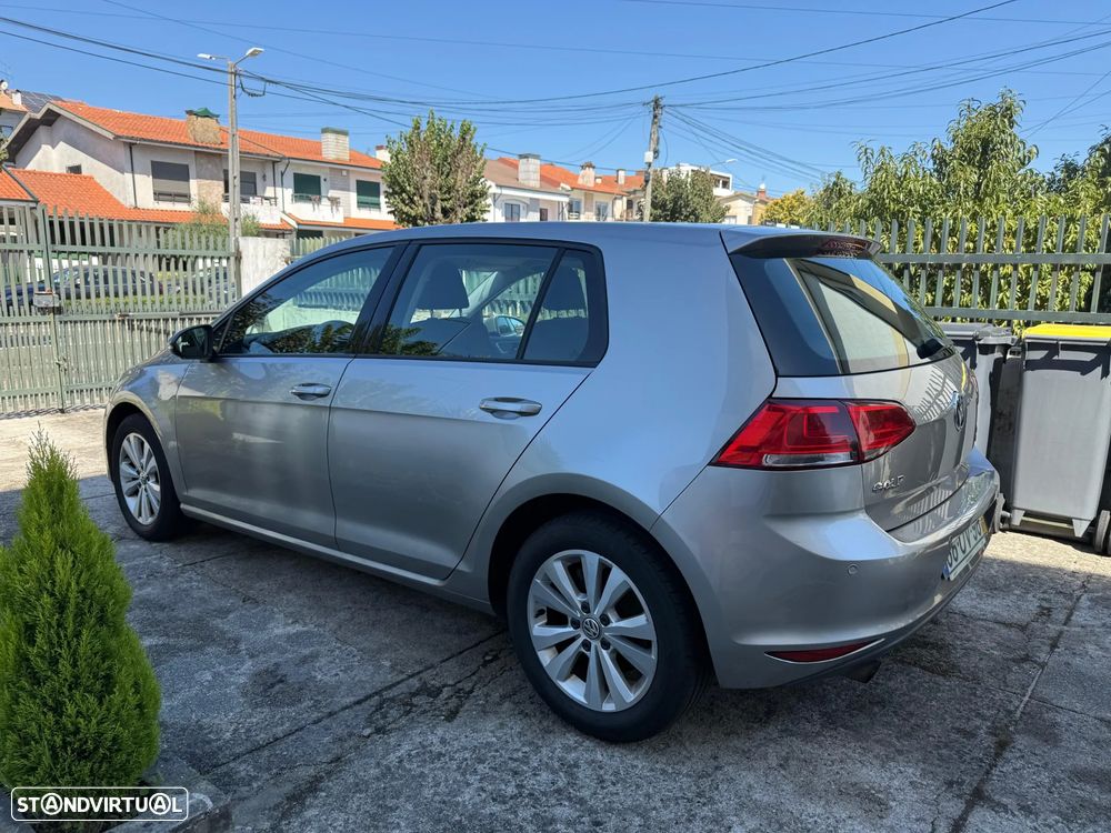 VW Golf 1.6 TDi Trendline BlueMotion - 2