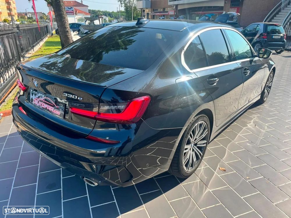BMW 330 e Pack Desportivo M Auto - 3