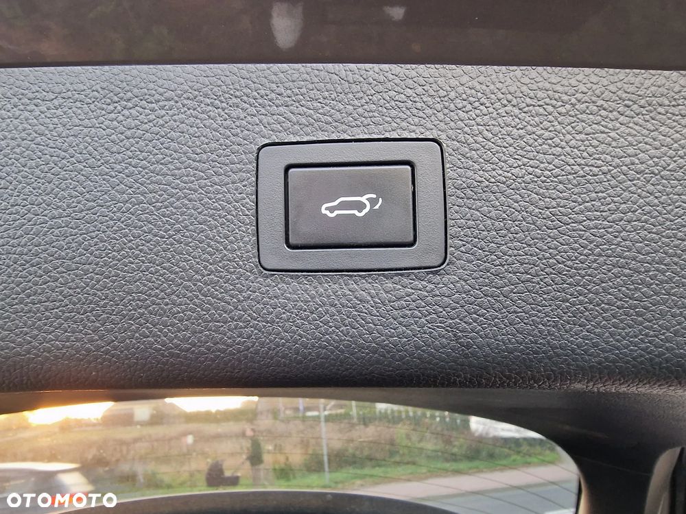Hyundai i40 Kombi 1.7 CRDi DCT Premium - 40
