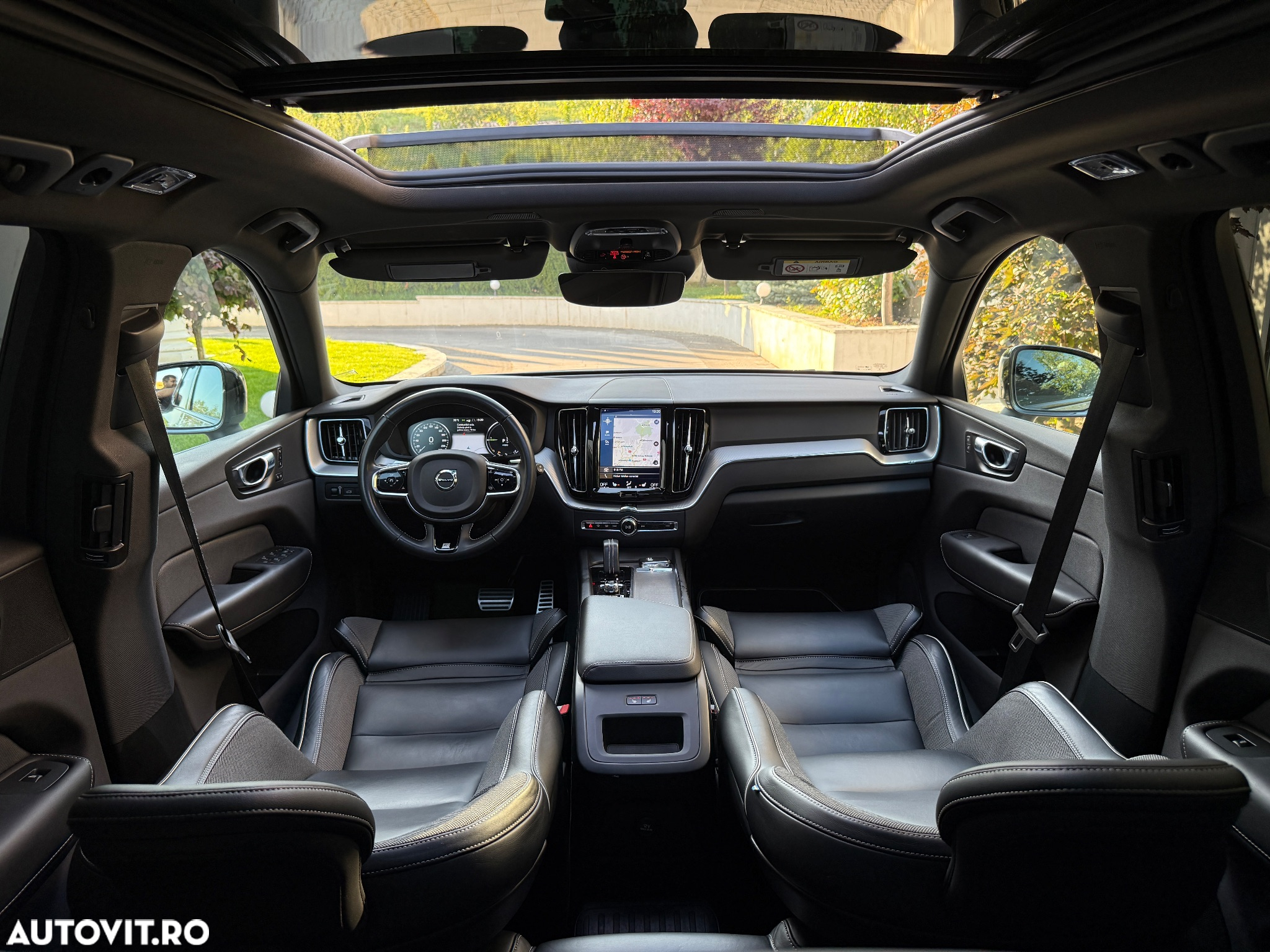 Volvo XC 60 Recharge T8 Twin Engine eAWD R-Design - 25