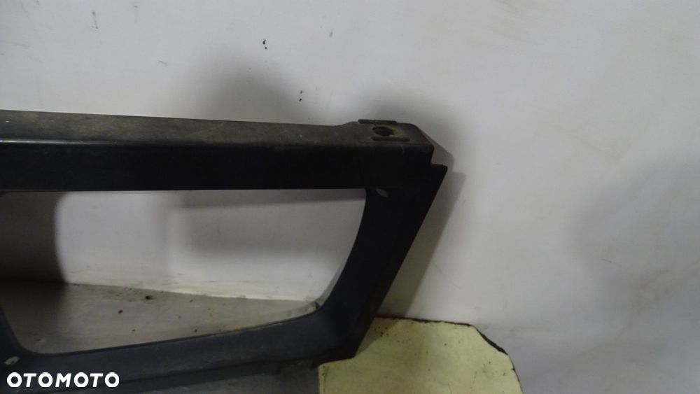 GRILL ATRAPA MERCEDES T1 KACZKA 208D - 9