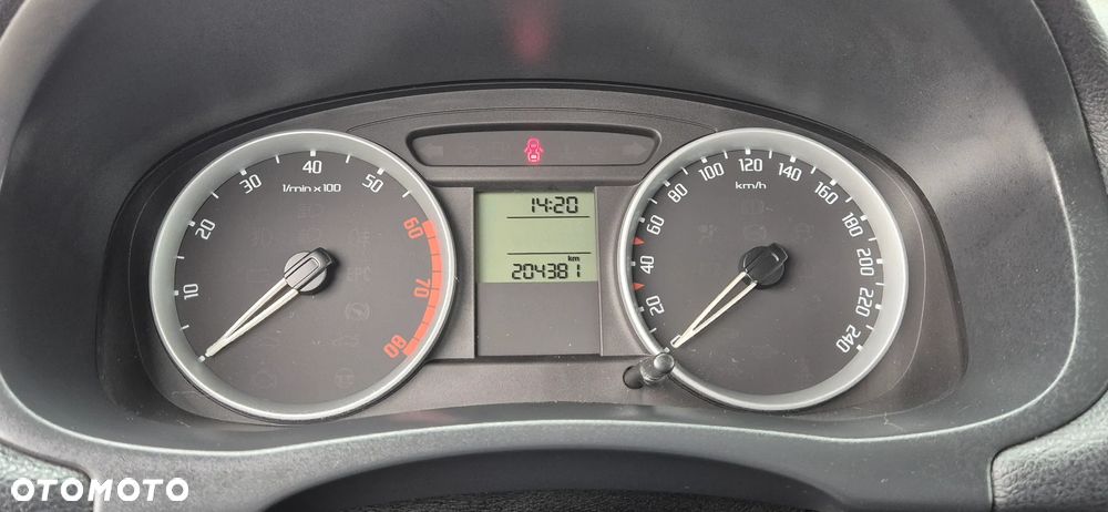 Skoda Fabia - 8