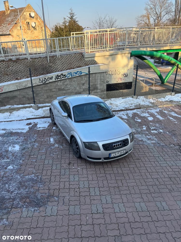 Audi TT Coupé 1.8T - 8