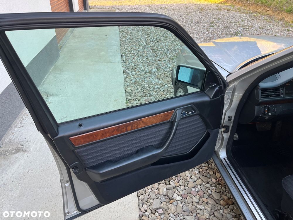 Mercedes-Benz W124 (1984-1993) - 14