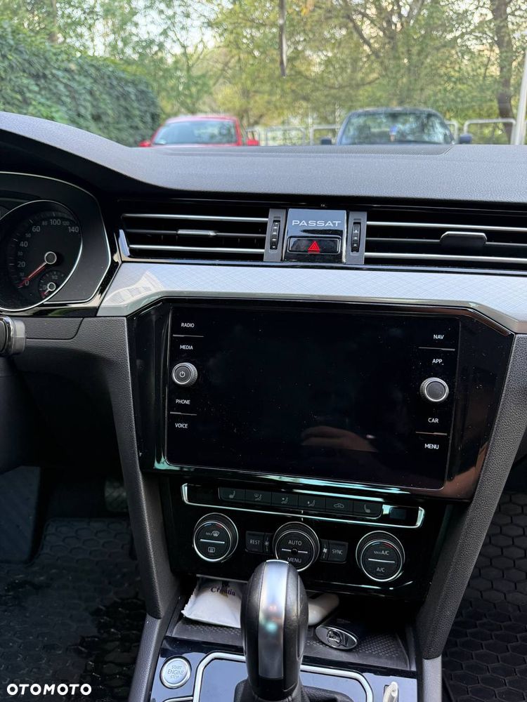 Volkswagen Passat 2.0 TSI Business DSG - 14