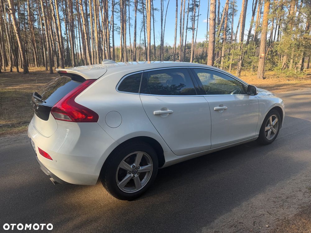 Volvo V40 D3 Momentum - 26