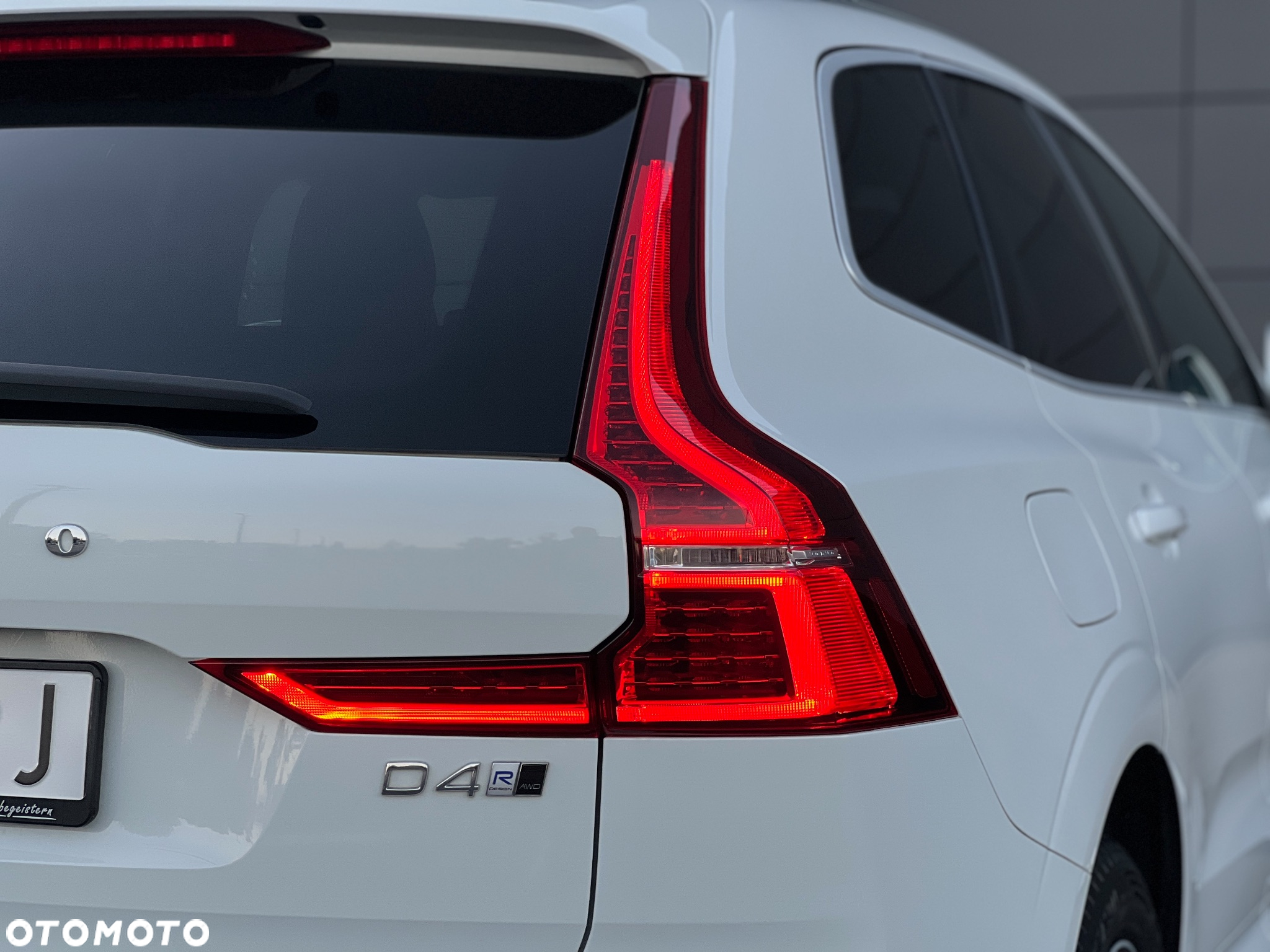 Volvo XC 60 D4 AWD R-Design - 14