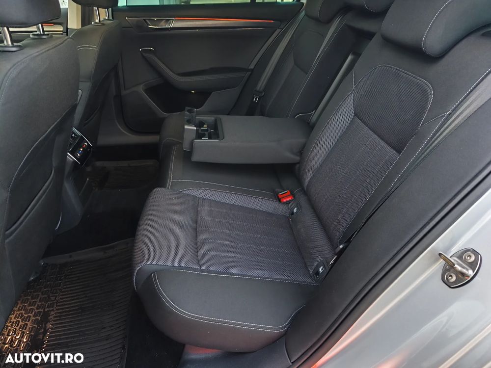 Skoda Superb Combi 2.0 TDI DSG Style - 11