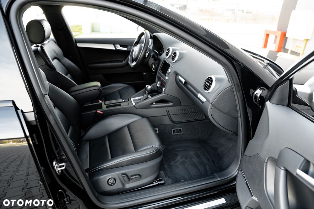 Audi RS3 Sportback - 24