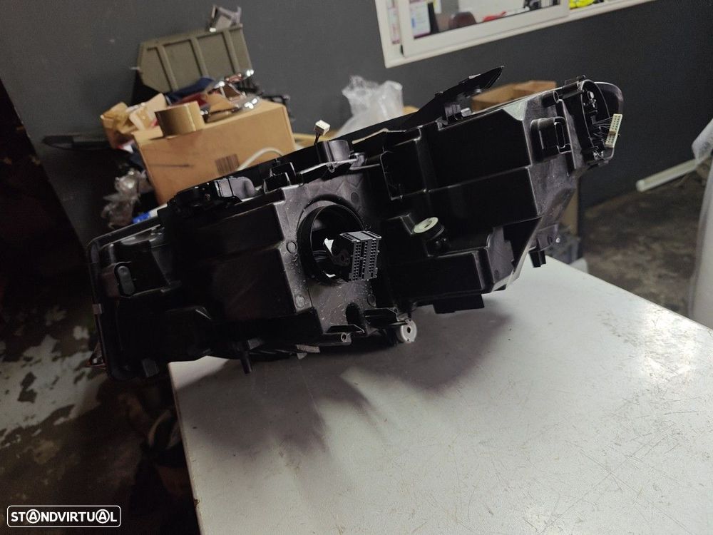 Farol Frente Direito / Otica Direita Bmw 3 Touring (G21)  A8 8496156-0 - 9