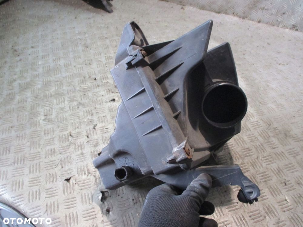 OBUDOWA FILTRA POWIETRZA FORD C-MAX I 1.8B - 2