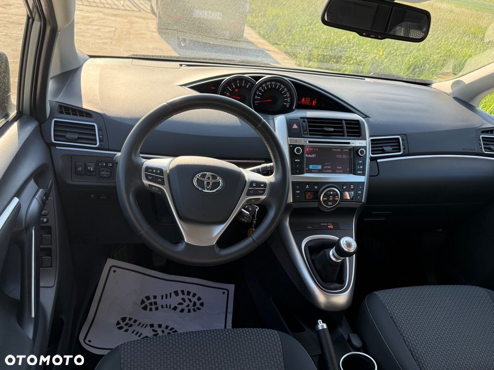 Toyota Verso 2.0 D-4D 5-Sitzer Executive - 31