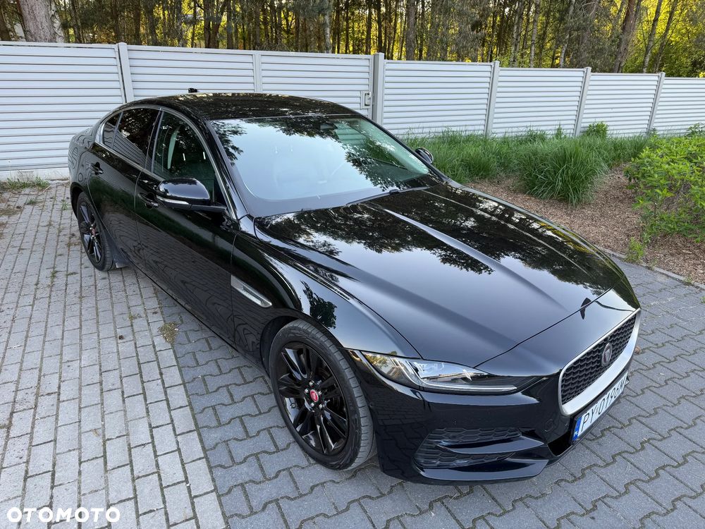 Jaguar XE 2.0 D200 mHEV AWD R-Dynamic S - 30