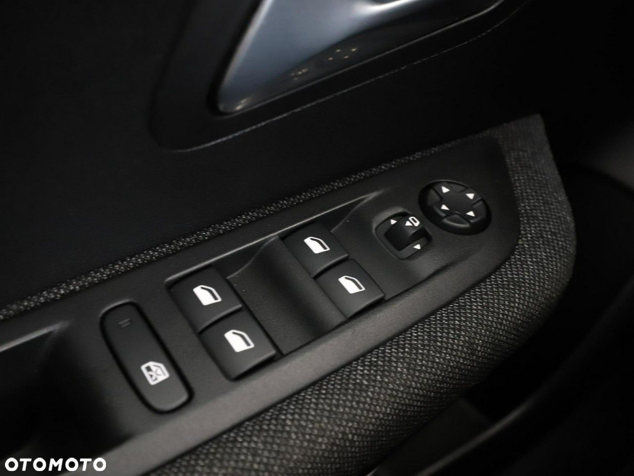 Peugeot 208 - 37