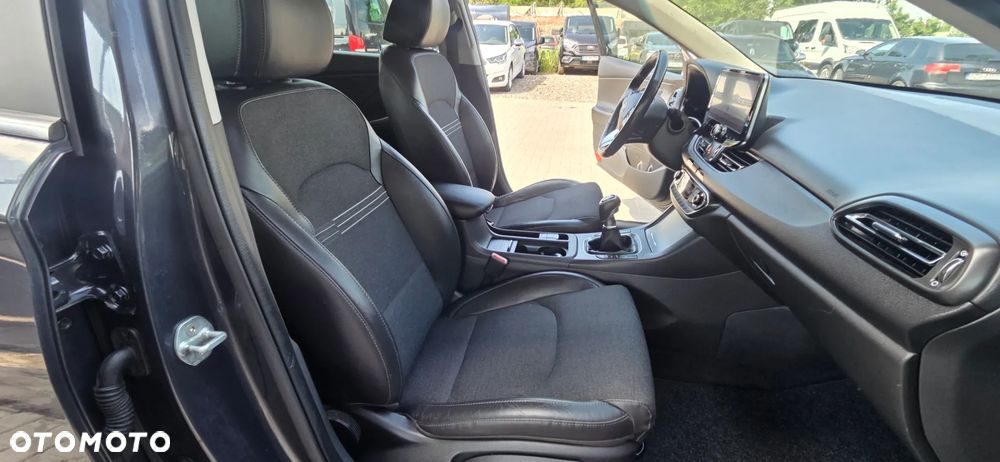 Hyundai i30 1.5 T-GDI 48V-Hybrid EDITION 30 - 35