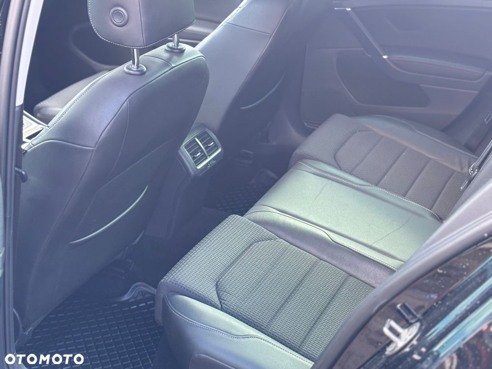 Volkswagen Golf - 9
