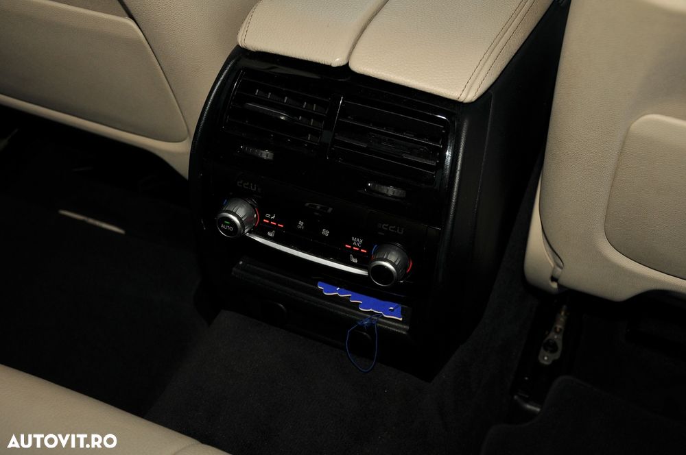 BMW Seria 5 530d xDrive Aut. - 32