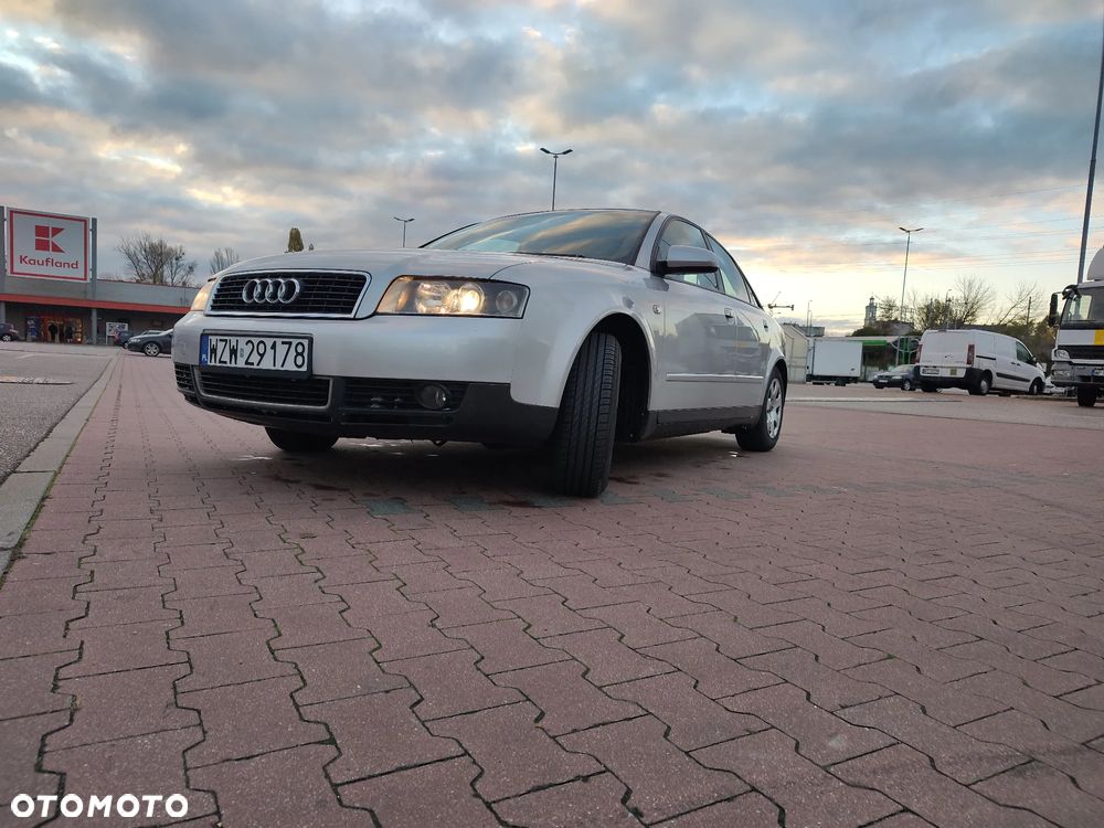 Audi A4 Limousine - 12