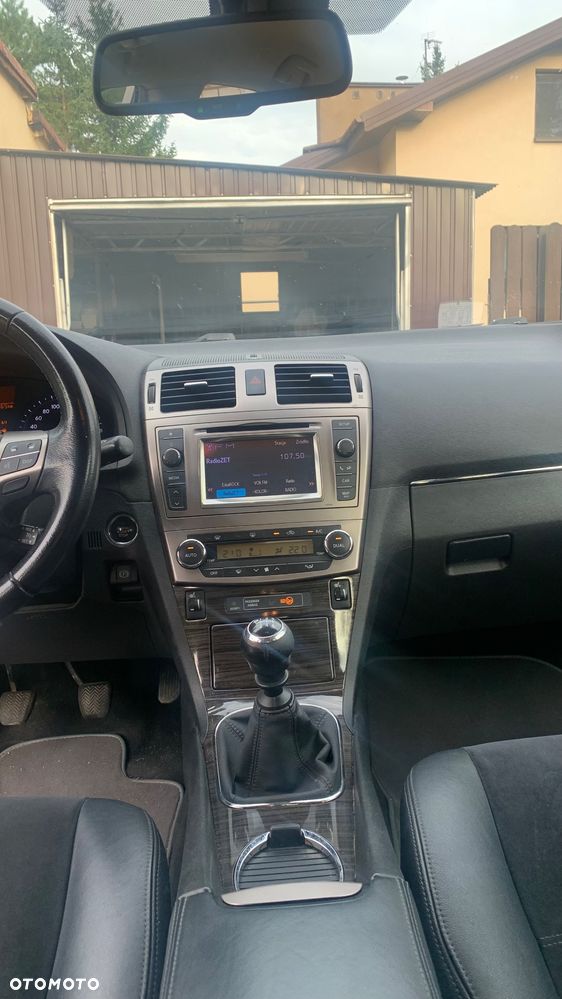Toyota Avensis - 17