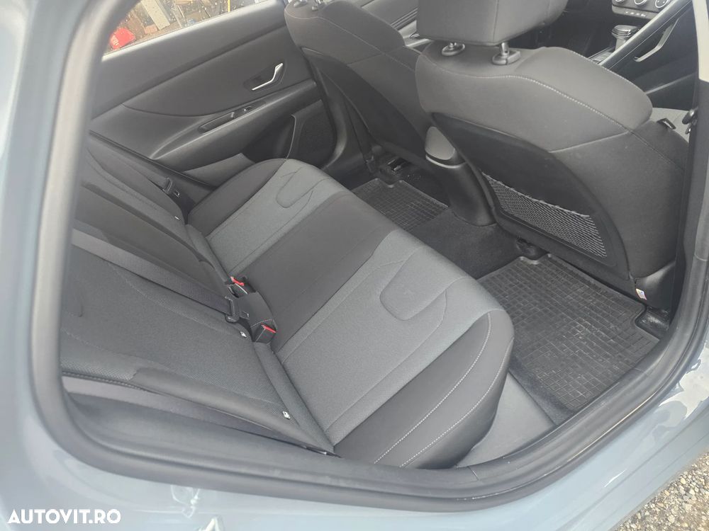 Hyundai Elantra 1.6 l 123 CP CVT Comfort - 10