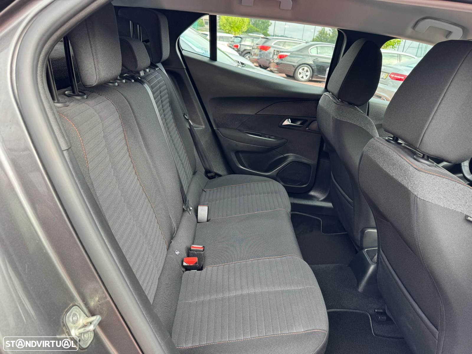 Peugeot 2008 1.2 PureTech Active - 17
