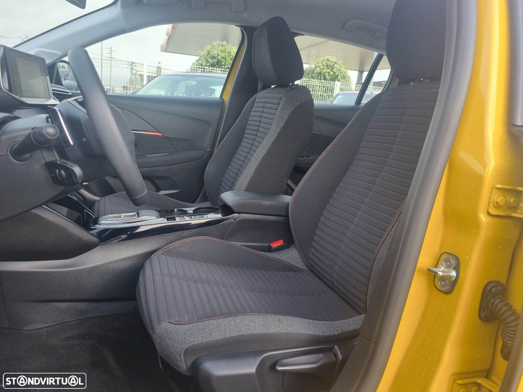 Peugeot 208 1.2 PureTech Allure Pack EAT8 - 8