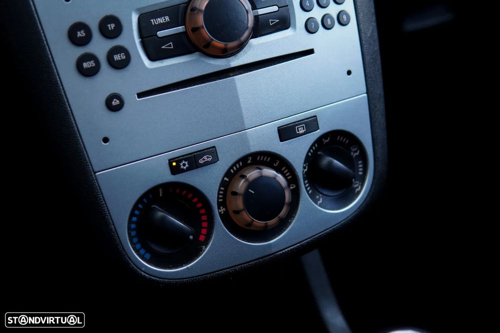 Opel Corsa 1.3 CDTI Enjoy EcoFLEX - 23