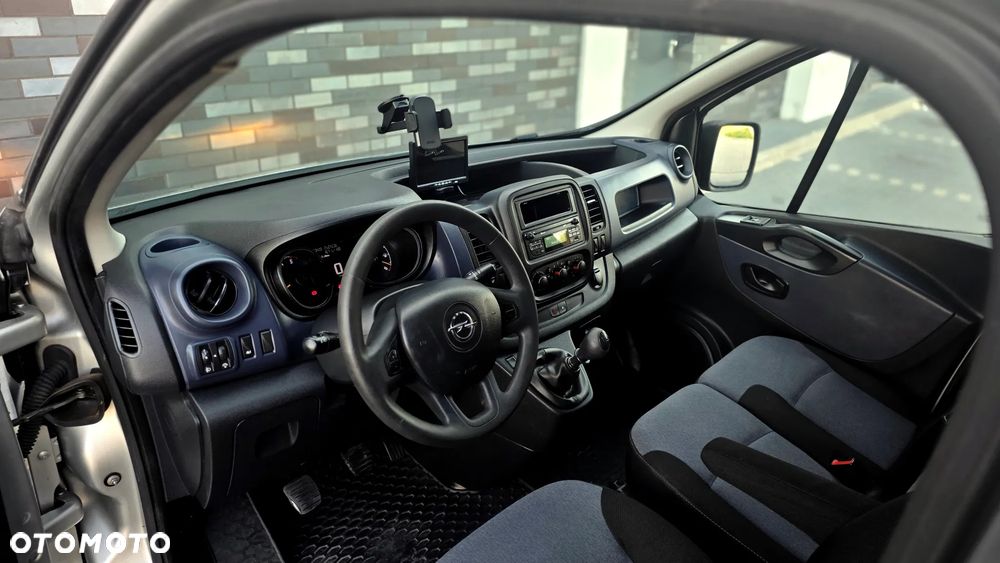 Opel Vivaro - 8