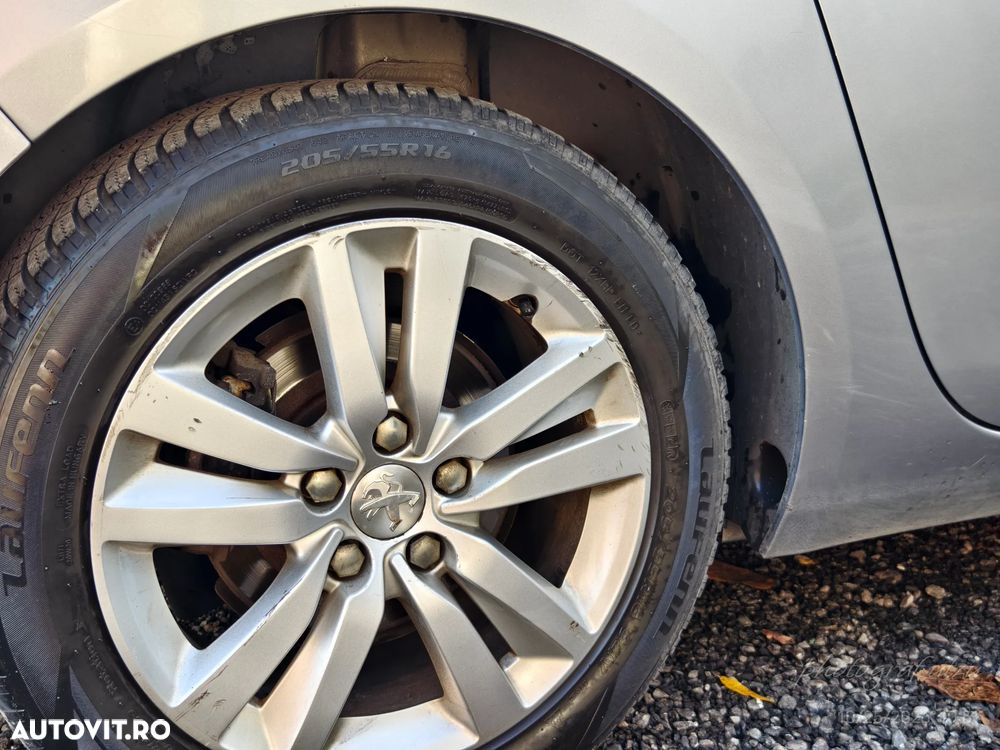 Peugeot 308 2015 photo 4