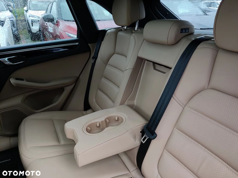 Porsche Macan Standard - 26