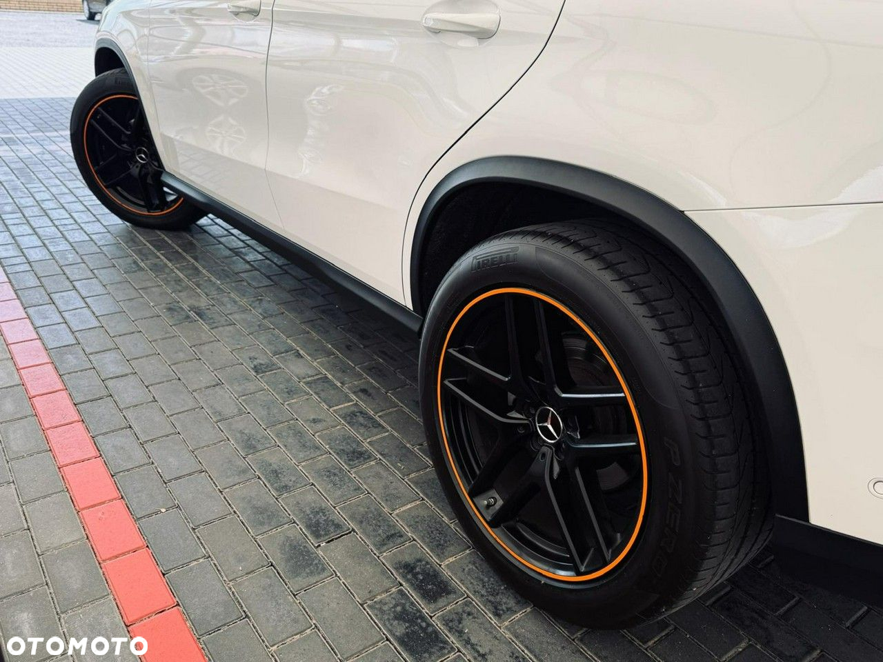 Mercedes-Benz GLE - 18
