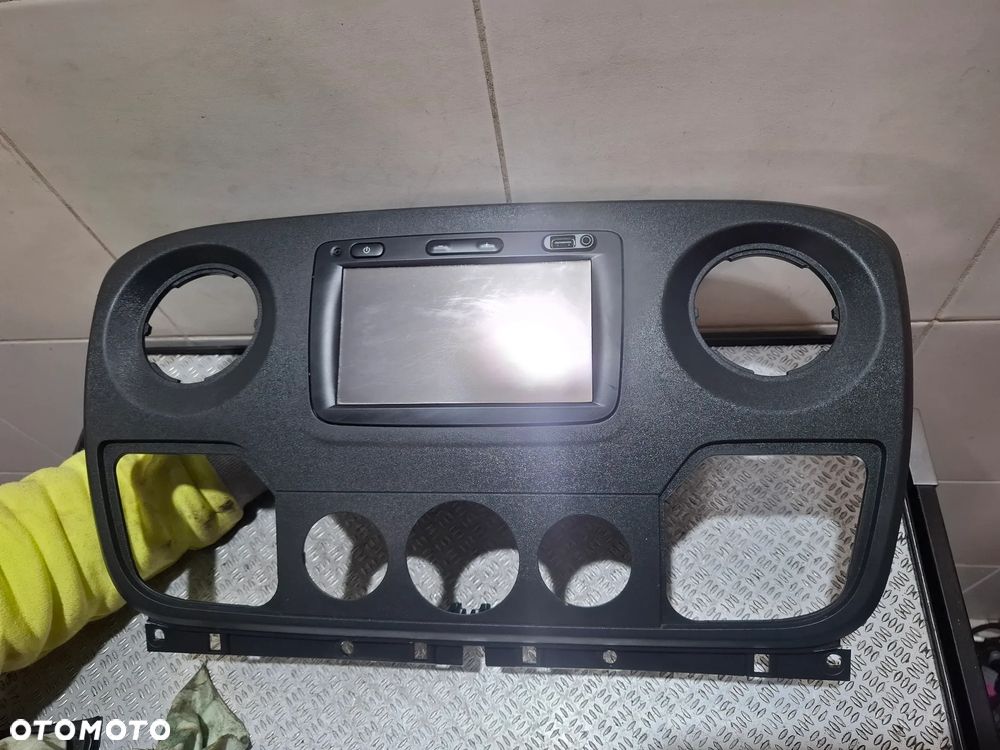 Radio nawigacja ramka nawigacji komplet Renault Master  III 2018 rok nr 682607530R 281152646R - 1