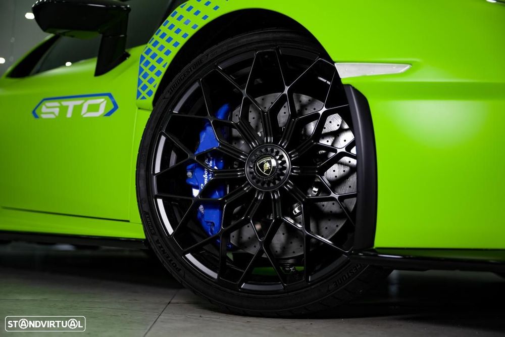 Lamborghini Huracán STO - 18