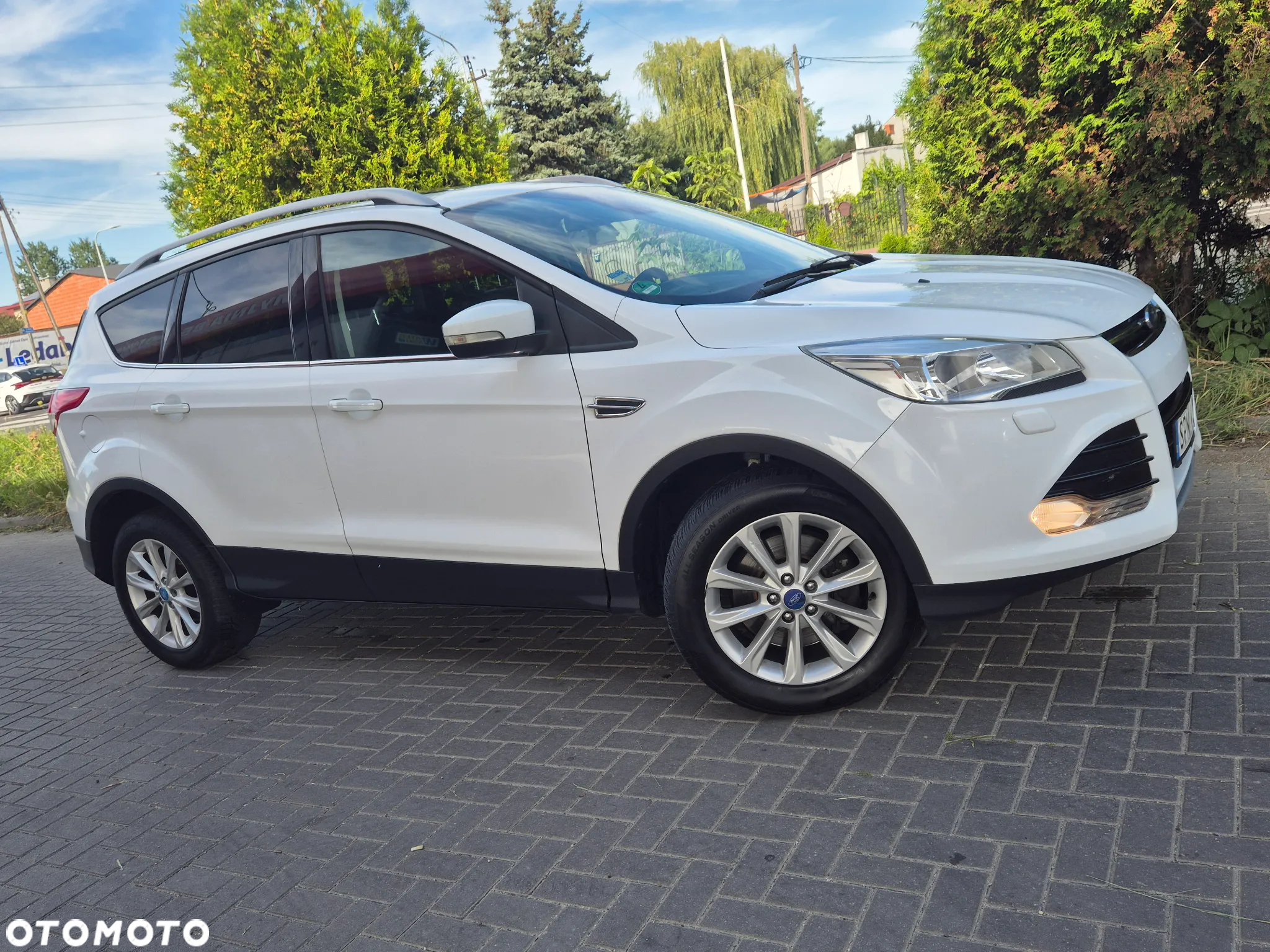 Ford Kuga 2.0 TDCi 2x4 Titanium - 16
