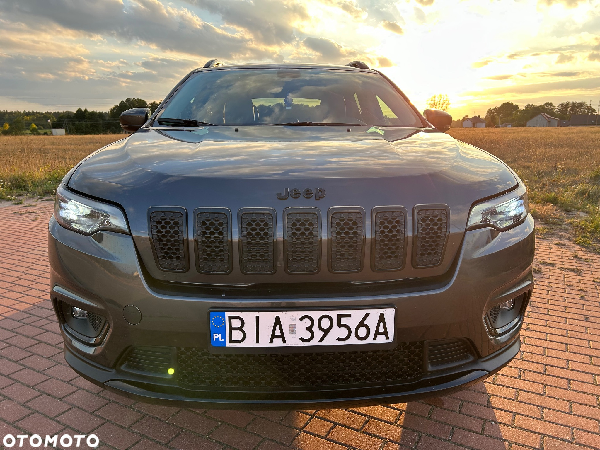 Jeep Cherokee - 2
