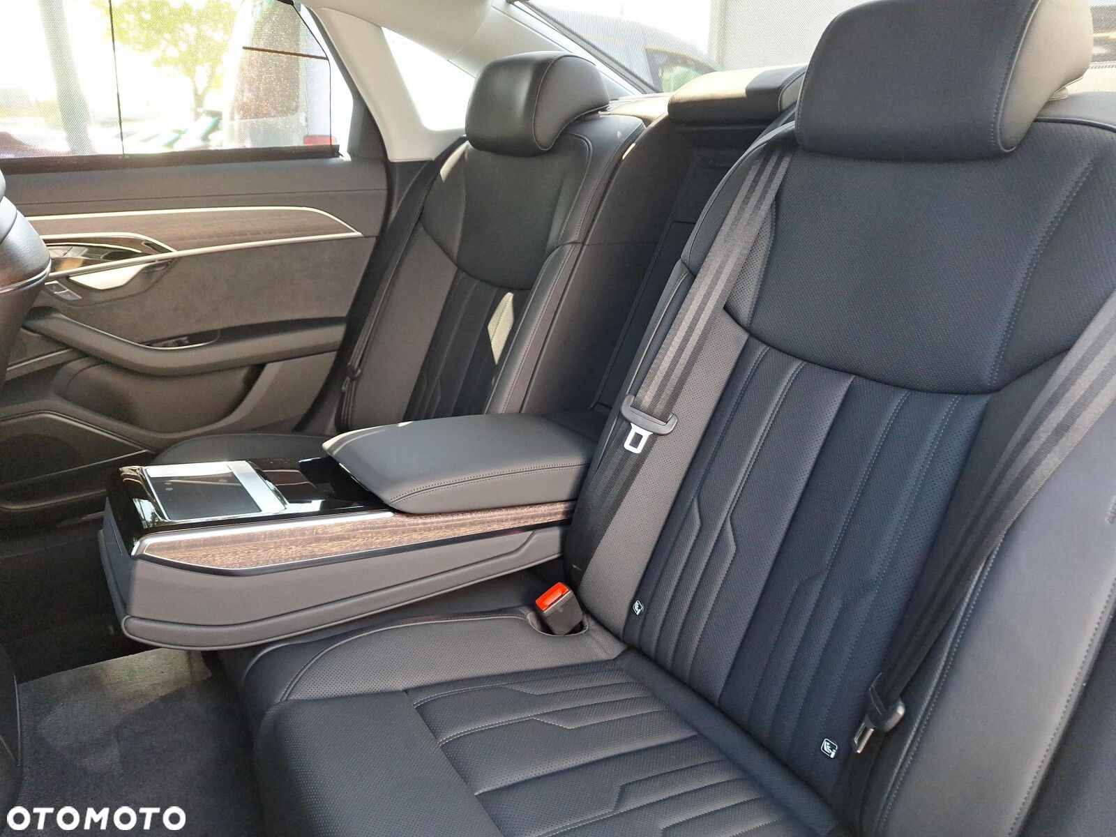 Audi A8 - 12