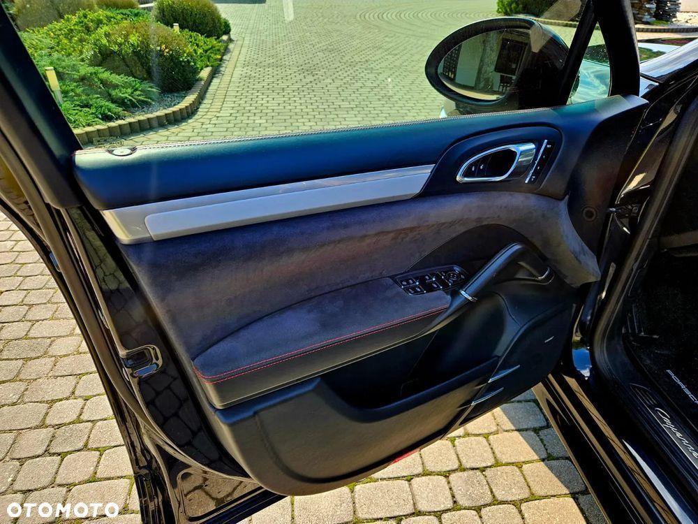 Porsche Cayenne - 30
