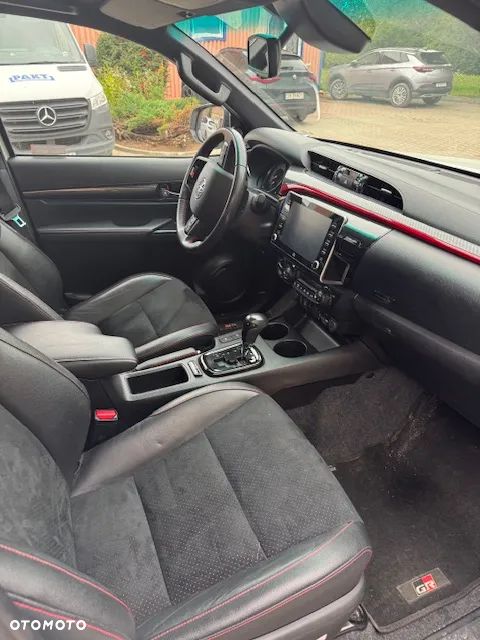 Toyota Hilux 2.8 D-4D Double Cab GR Sport 4x4 - 9