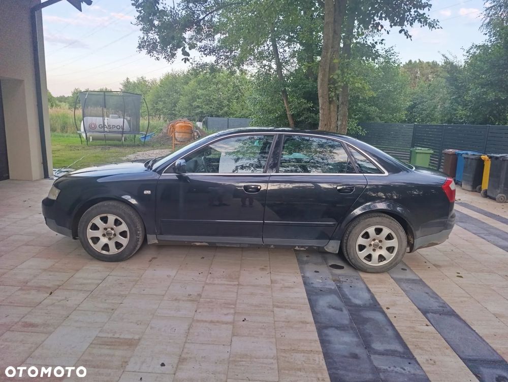 Audi A4 Limousine - 5