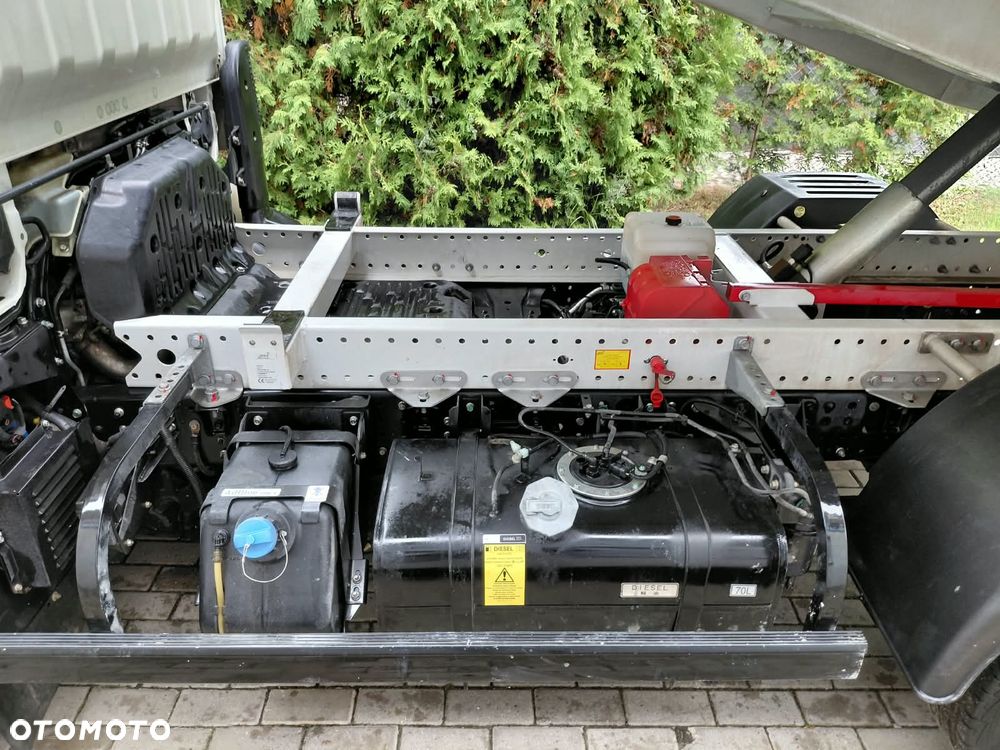 Mitsubishi Fuso - 24