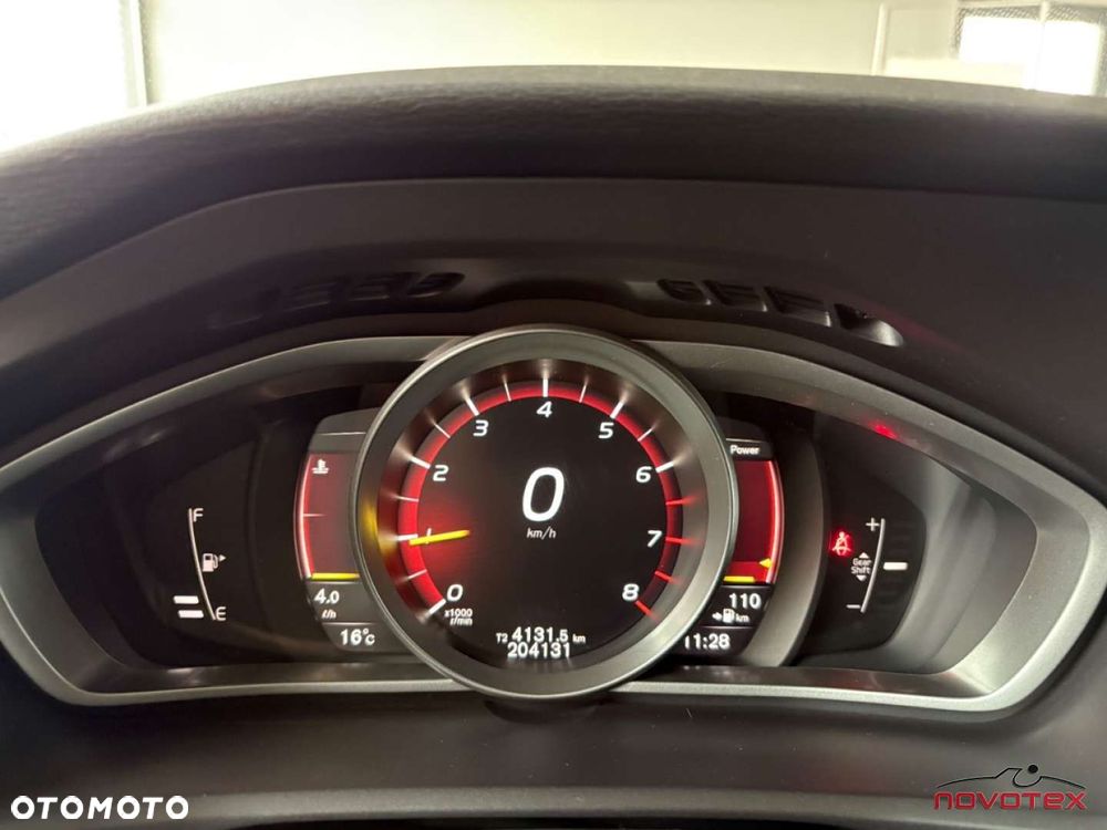 Volvo V40 T4 Momentum - 13