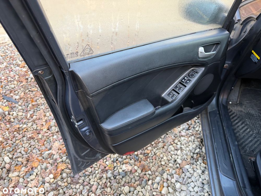 Kia Ceed - 25